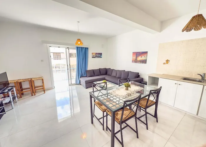 Napa Central Apartment